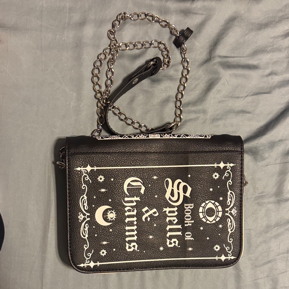 Black and White Chain Strap Women's Bag